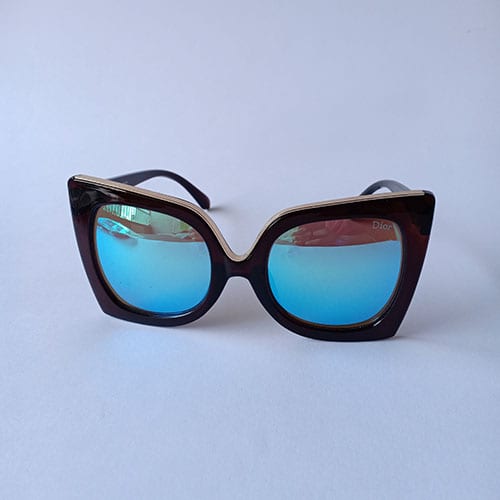 Feline Flair: Chic Cat-Eye Mirror Sunglasses